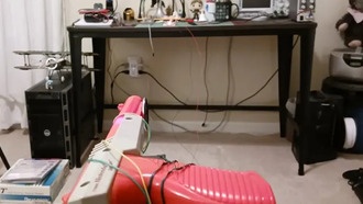 Энтузиаст превратил пистолет от Duck Hunt в лазерный телефон