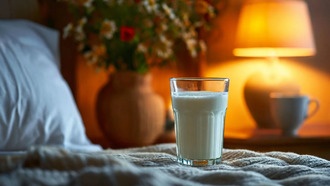 Кефир на ночь — польза или миф?