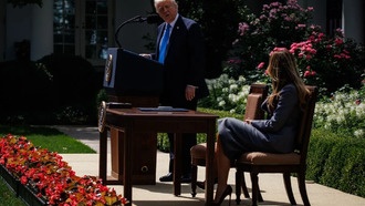 Президент Трамп подписал закон о борьбе с дипфейк-порнографией