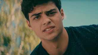 Сценаристка «Всем парням…» адаптирует фэнтези-бестселлер «Божественные соперники»