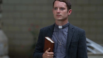 Звезды «Барби» и «Хода королевы» сыграют с Элайджей Вудом в новом сериале HBO