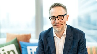 Microsoft реорганизует команды Office и LinkedIn для ускорения внедрения ИИ