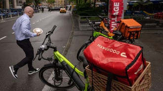 Uber, DoorDash и Grubhub урегулировали спор о лимите комиссий за доставку в Нью-Йорке