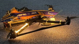 ИИ-дрон впервые победил чемпионов-людей на гонках в Абу-Даби