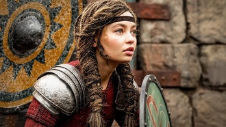 Актриса Нико Паркер ответила на критику из-за своей роли в экранизации «Как приручить дракона»