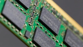 Цены на DDR4 обогнали DDR5: Samsung и Micron прекращают производство, рынок реагирует ажиотажем