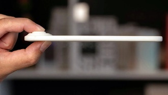 Apple планирует внедрить энергоэффективные дисплеи в iPhone Air к 2027 году