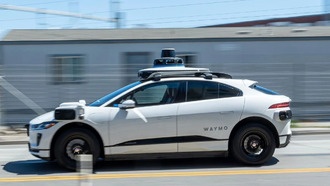 Waymo подала заявку на тестирование роботакси в Нью-Йорке, акции Uber и Lyft упали