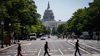 Сенат США сохраняет запрет на регулирование ИИ штатами в налоговом пакете Трампа