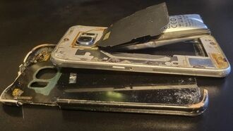 «Куда деть этого монстра»: история владелицы старого Samsung Galaxy S6 напоминает о важном правиле хранения гаджетов