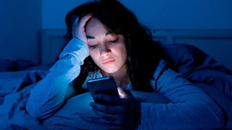 Каждый десятый британец предпочитает соцсети интимной близости