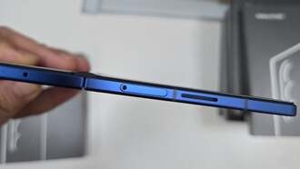 Samsung Galaxy Z Fold 7 «засветился» на реальных фото — новинка выглядит очень тонкой