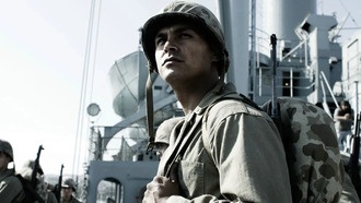 Фильм Клинта Иствуда «Флаги наших отцов» провалился в прокате, но получил высокую оценку за точность боевых сцен