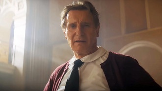 Энди Сэмберг высоко оценил новый фильм «Голый пистолет» с Лиамом Нисоном