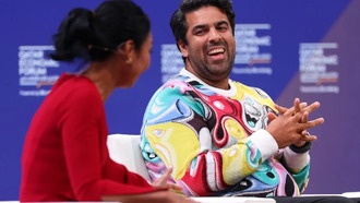 Основателя Builder.ai исключили из списка спикеров на AI-конференции после банкротства компании