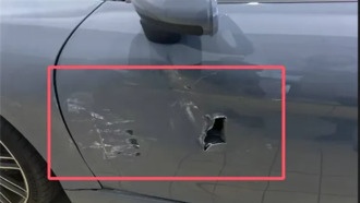 Мужчина разбил Porsche на тест-драйве: дилерский центр требует 200 000 юаней