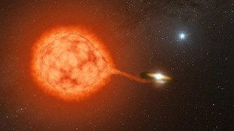 Астрономы обнаружили, что взрывные звёздные системы могут формироваться с участием третьей звезды