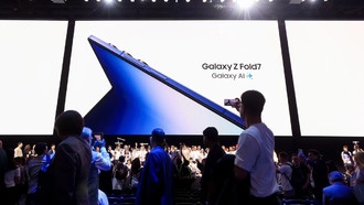 Samsung представит свой первый трёхскладывающийся смартфон в 2025 году