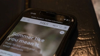 В Великобритании арестованы четверо подозреваемых в кибератаках на Marks & Spencer и Harrods