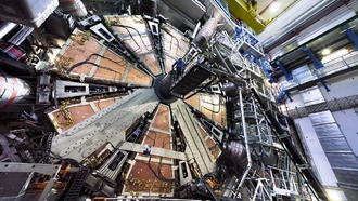 Физики хотят опровергнуть теорию струн, в Солнечную систему прибыла межзвездная комета, а лемуры стареют без воспалений