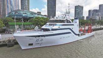 Китай ввел в эксплуатацию первый океанский научно-исследовательский корабль