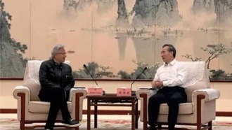 Дженсен Хуанг активно продвигает ИИ в Китае и США: новые чипы и сотрудничество