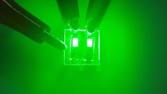 Новые квантовые стержневые светодиоды (QRLED) сделают экраны смартфонов и телевизоров ярче и красочнее