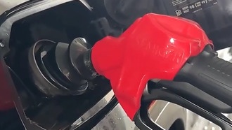 Владелец Buick заправил 58 литров в бак на 44 литра: объяснение сотрудников АЗС