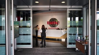 TSMC предупреждает о сильном влиянии курса валют на выручку в третьем квартале