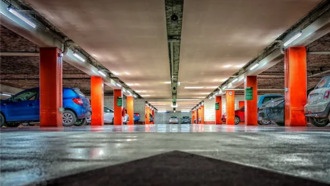 Владельцы авто в Китае возмущены системой оплаты парковок: минута сверхурочного времени стоит часа