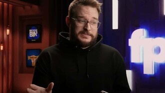 Apple подаёт в суд на ютубера за утечку iOS 26