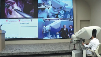 Китайские и британские хирурги провели первую в мире межконтинентальную операцию с роботом