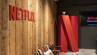 Netflix использовал ИИ-эффекты в сериале вместо оплаты работы художников