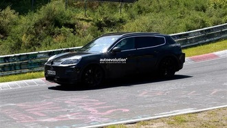 Bentley тестирует новый SUV на Нюрбургринге, замаскированный под Porsche Cayenne