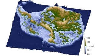 Подо льдом Антарктиды обнаружены древние речные ландшафты, замедляющие таяние