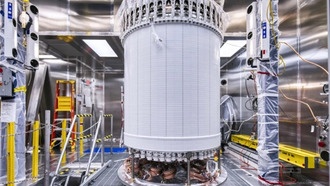 Эксперимент LUX-ZEPLIN установил новые ограничения на тёмную материю, ускоренную космическими лучами