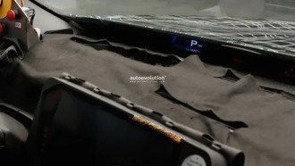 Внутренности нового BMW X5: без приборной панели и с огромным экраном