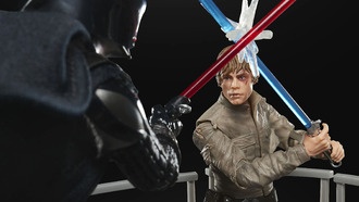 Hasbro представила набор фигурок Дарта Вейдера и Люка Скайуокера из «Звёздных Войн»