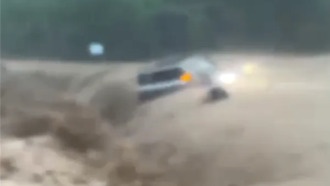 Владелец BYD Fang Cheng Bao 5 выжил после смыва автомобиля горным потоком