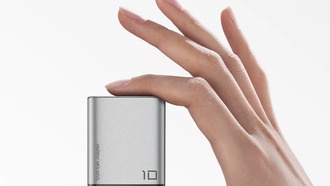 Зарядное устройство Cootech 10 Super Power Charger mini с 120-ваттной зарядкой и компактным дизайном