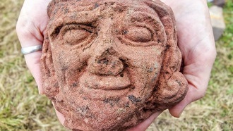 На Оркнейских островах обнаружена 900-летняя резная голова эпохи викингов