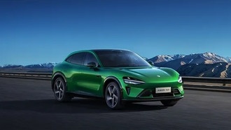 Xiaomi ответила на вопрос о зарядке электромобиля YU7 под дождём