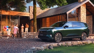 Новый шестиместный внедорожник Dongfeng Yipai eπ008 2026: цена от 1,74 млн рублей