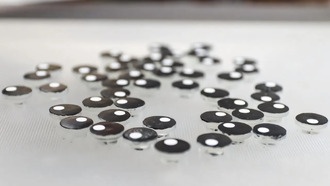 Физики открыли эффект самоохлаждения роботов-роев при столкновениях