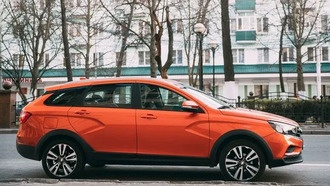 Amazon рекламирует новый сервис продажи авто с помощью Лады