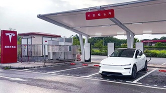 Tesla установила более 10 600 новых суперзарядных станций в 2024 году