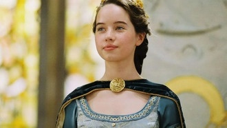 Новые фото со съемок «Хроник Нарнии» от Греты Гервиг: действие перенесено в 1950-е