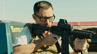 Криминальный триллер «Убийца» с рейтингом 92% покинет Netflix в конце августа