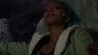 Актеры сериала «One Piece» поддержали Чаритру Чандрана после расистских нападок