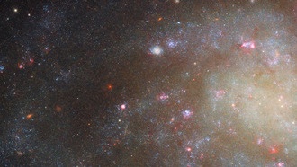 Телескоп Hubble обнаружил почти невидимую галактику NGC 45